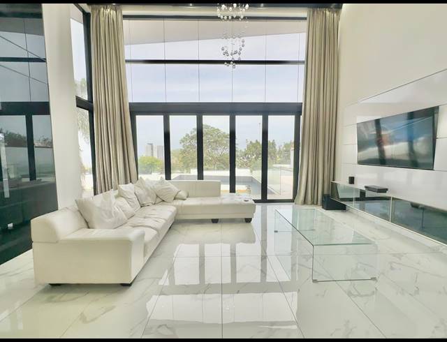 5 BEDROOM FREEHOLD FOR SALE IN UMHLANGA CENTRAL